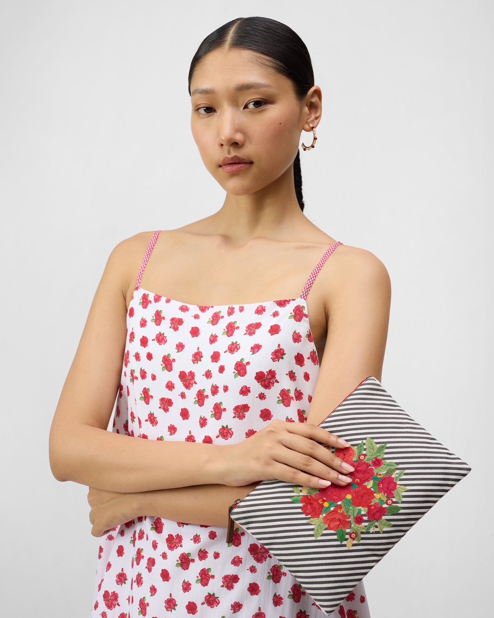 Rose Bunch Pouch - Multicolor