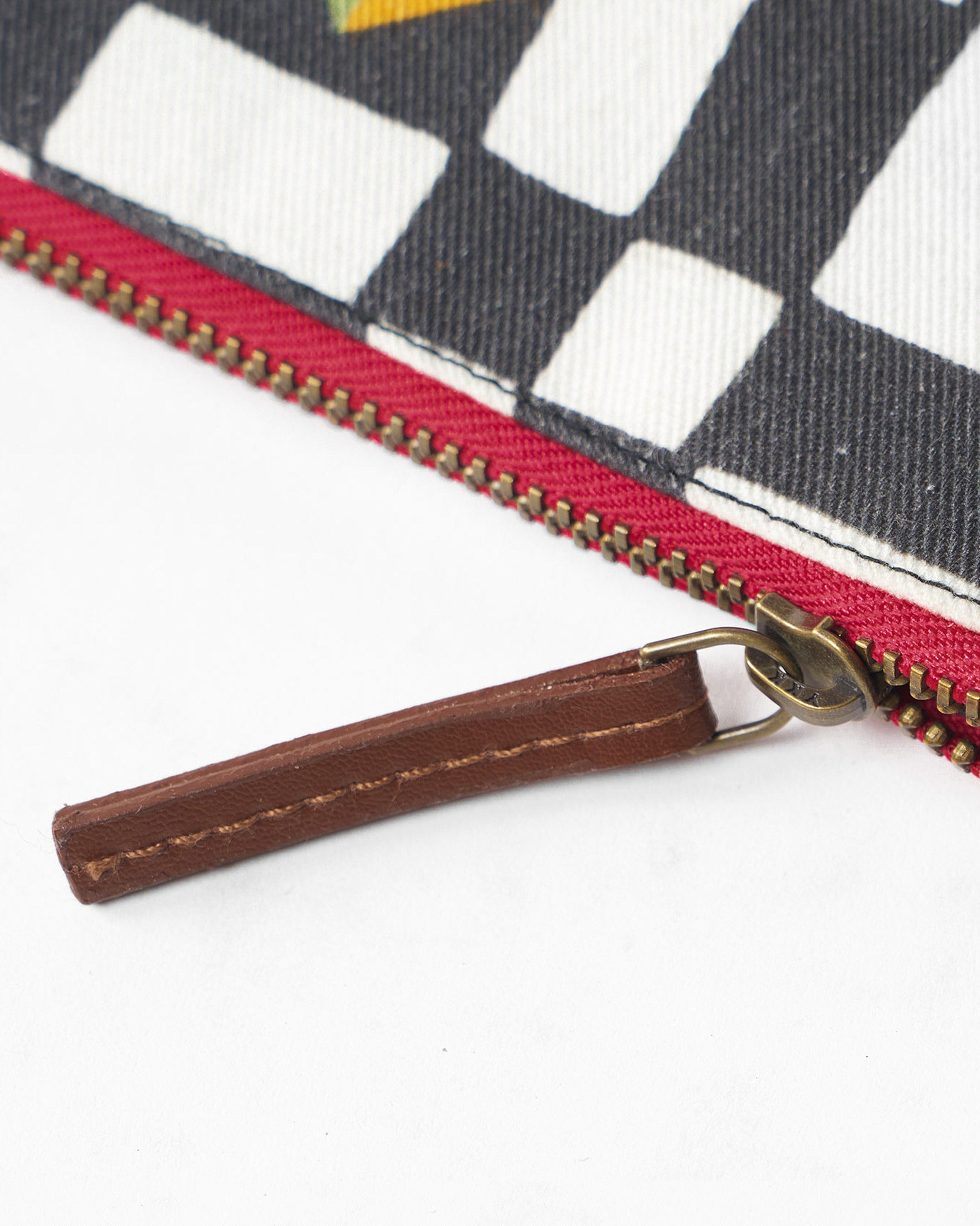 Abstract Heart Pouch - Multicolor