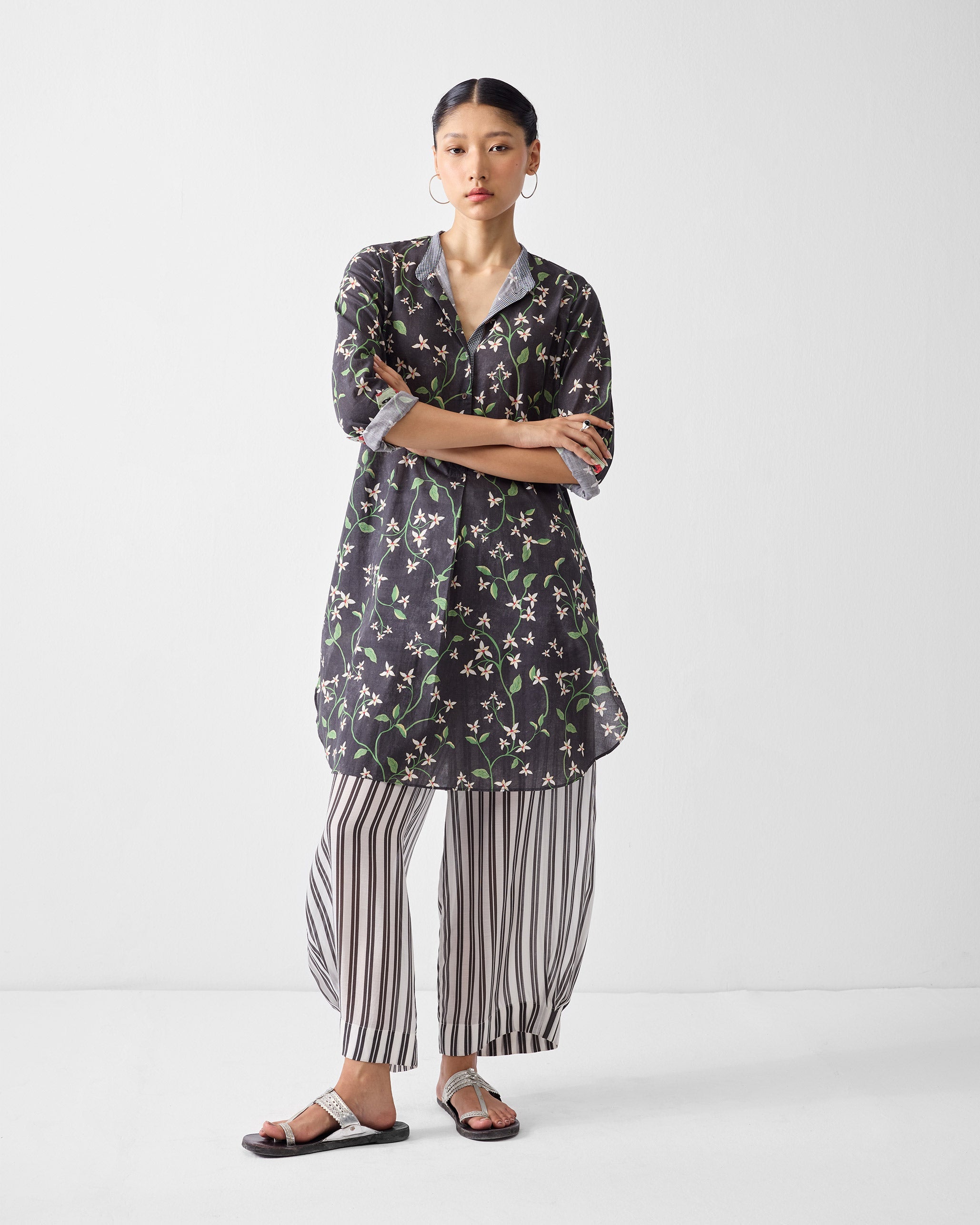 Basic Mid Length Kurta - Charcoal Print