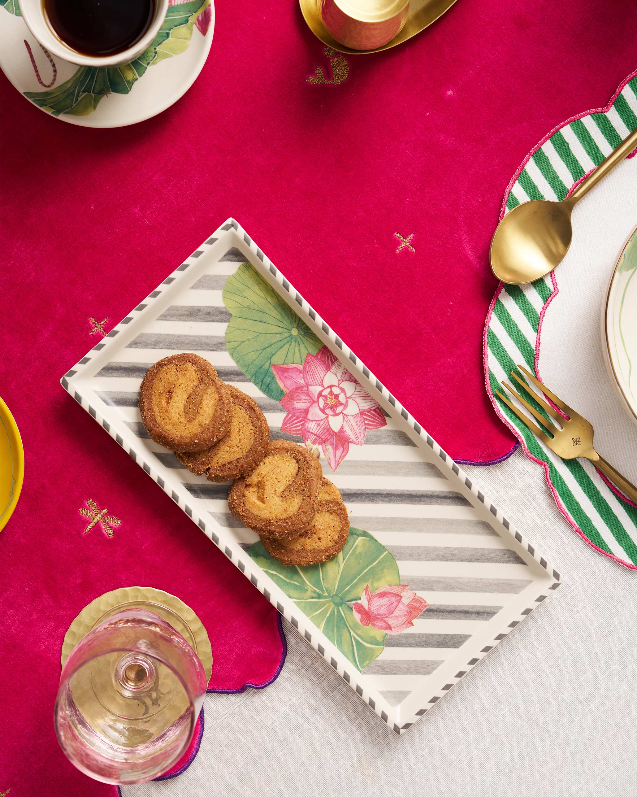 Lotus Garden Cookie Tray with Tong - Charcoal