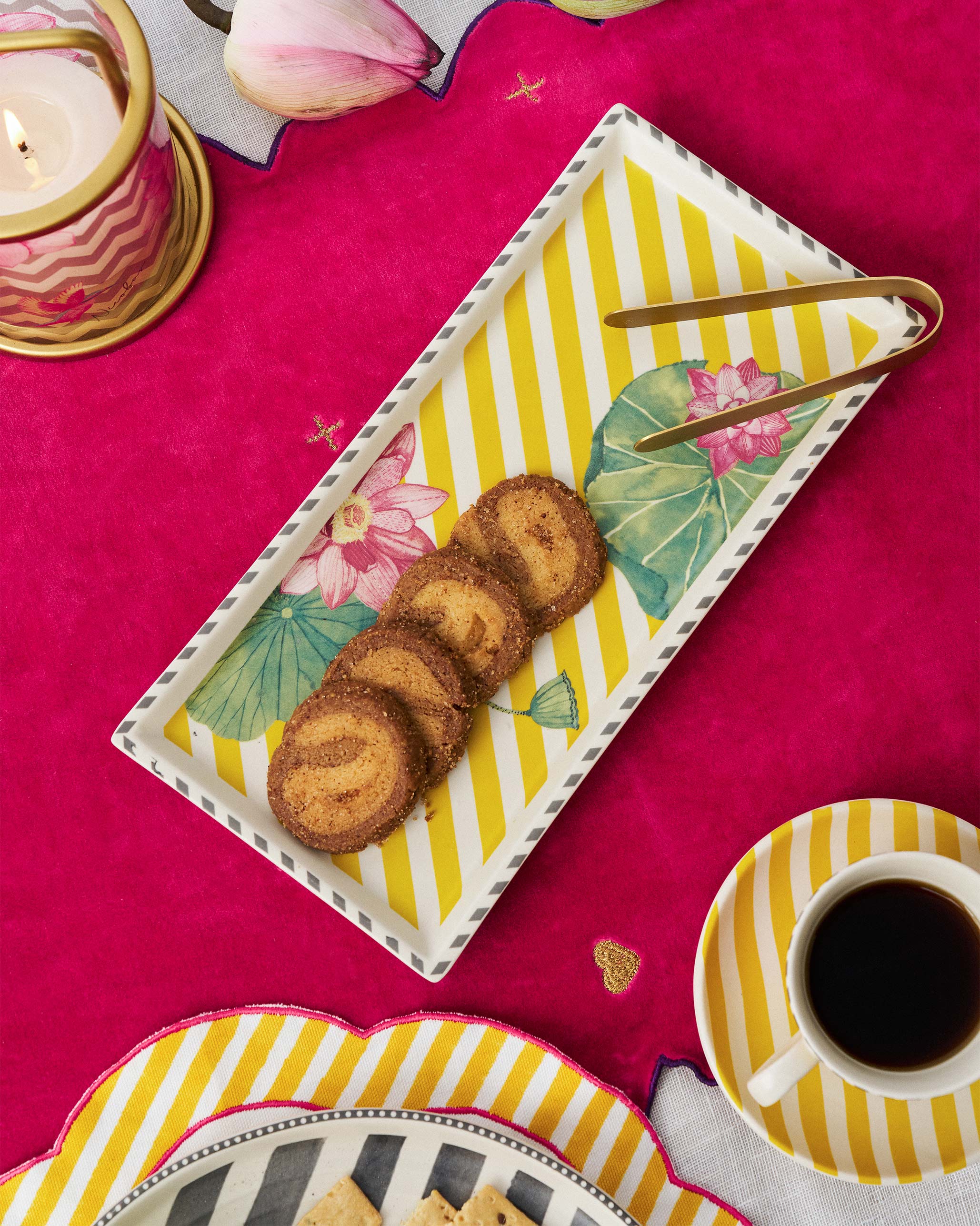 Lotus Garden Cookie Tray with Tong - Yellow