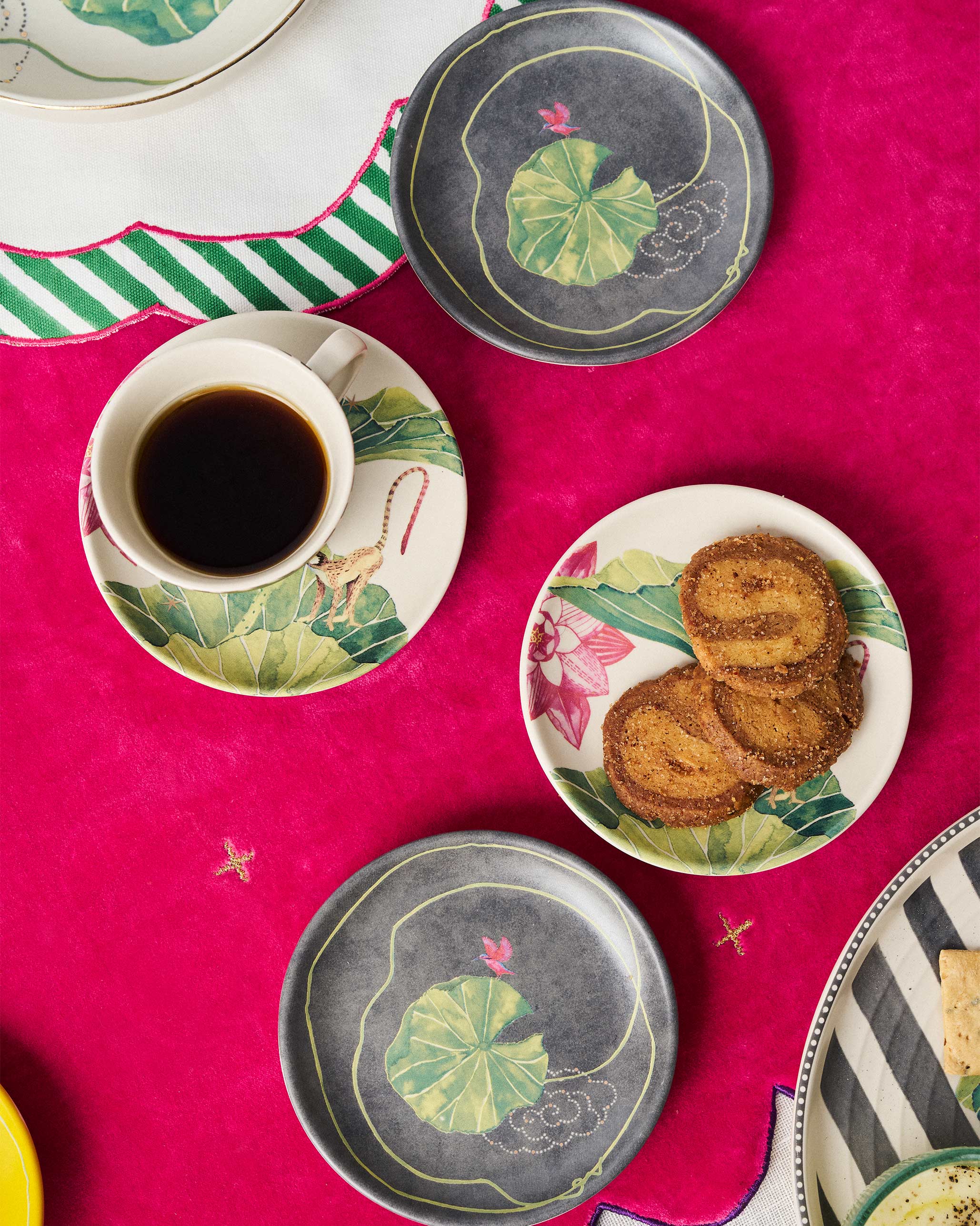 Float Tea Plate - Set of 4