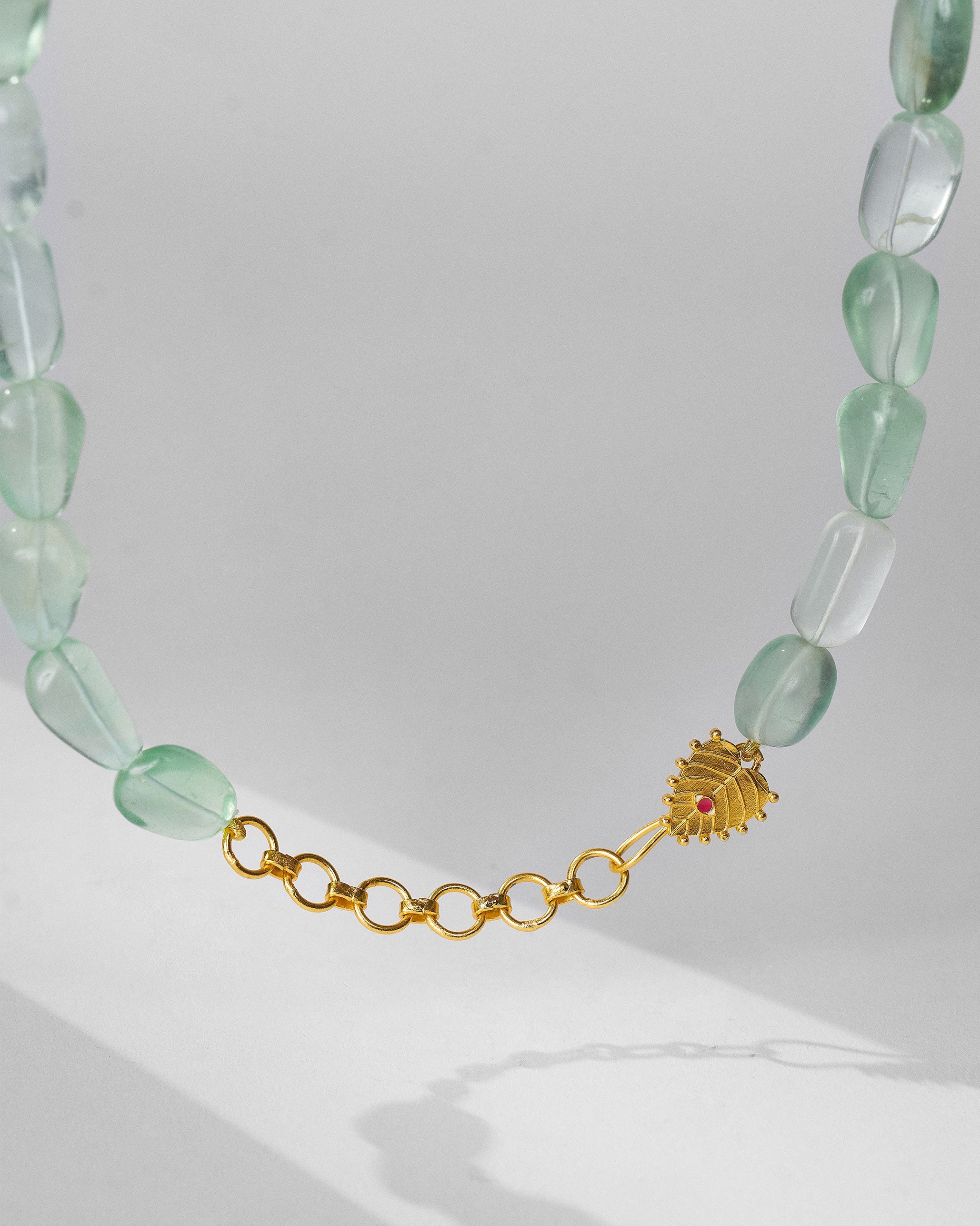 Paan Fluorite Necklace - Gold