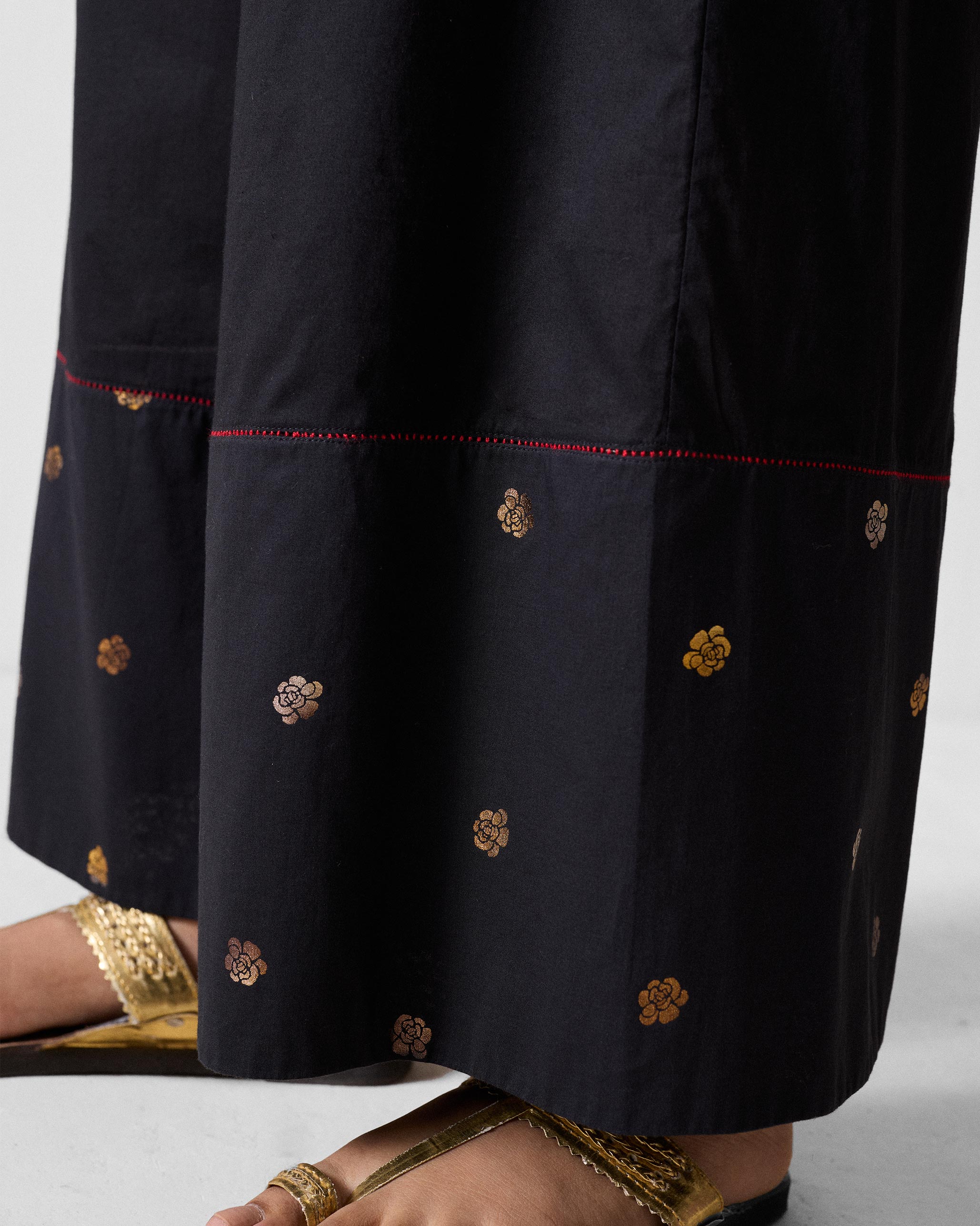 Amer Pyjamas - Black & Gold Printed