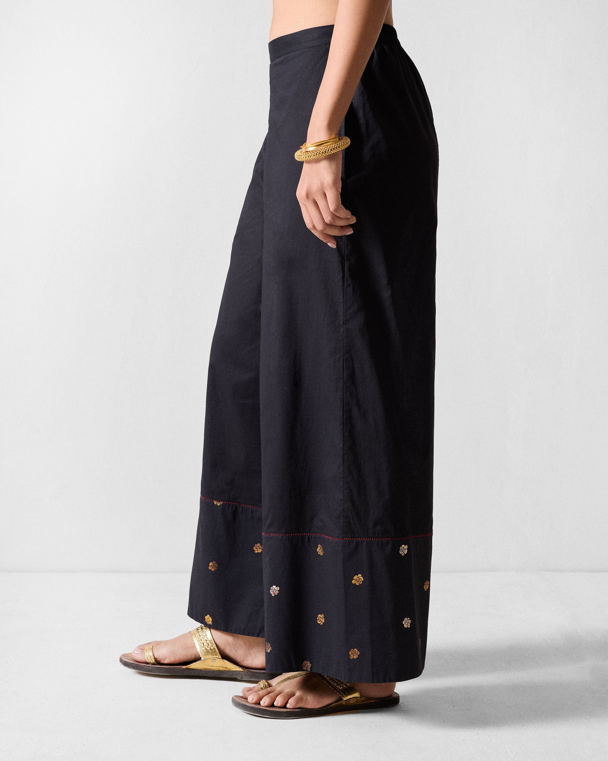 Amer Pyjamas - Black & Gold Printed