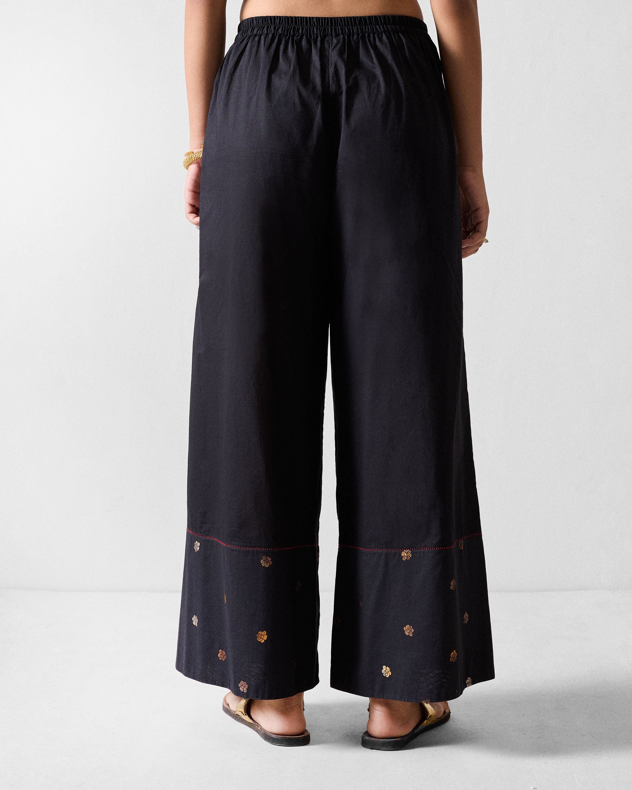 Amer Pyjamas - Black & Gold Printed