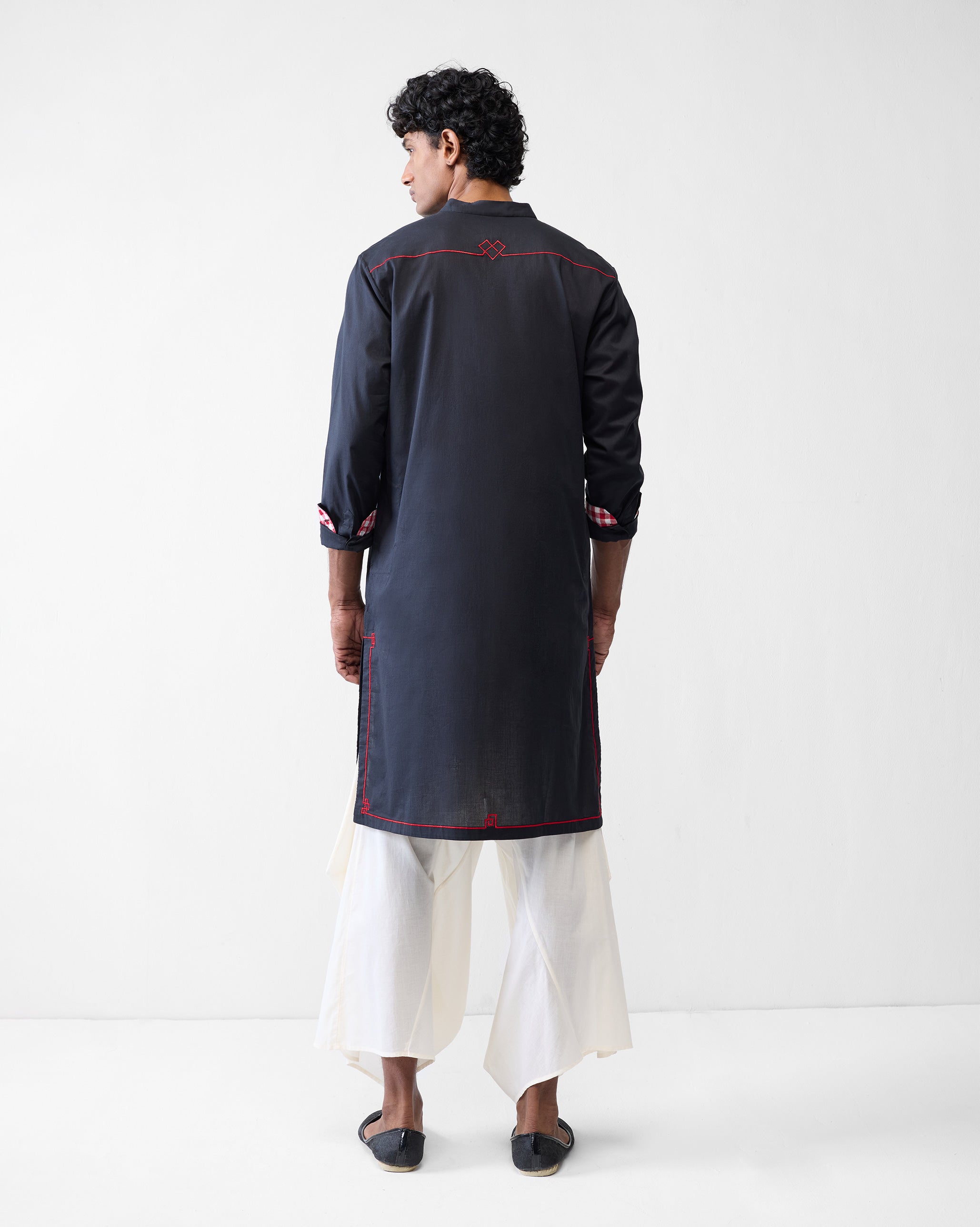 Arrham Kurta - Black Embroidered