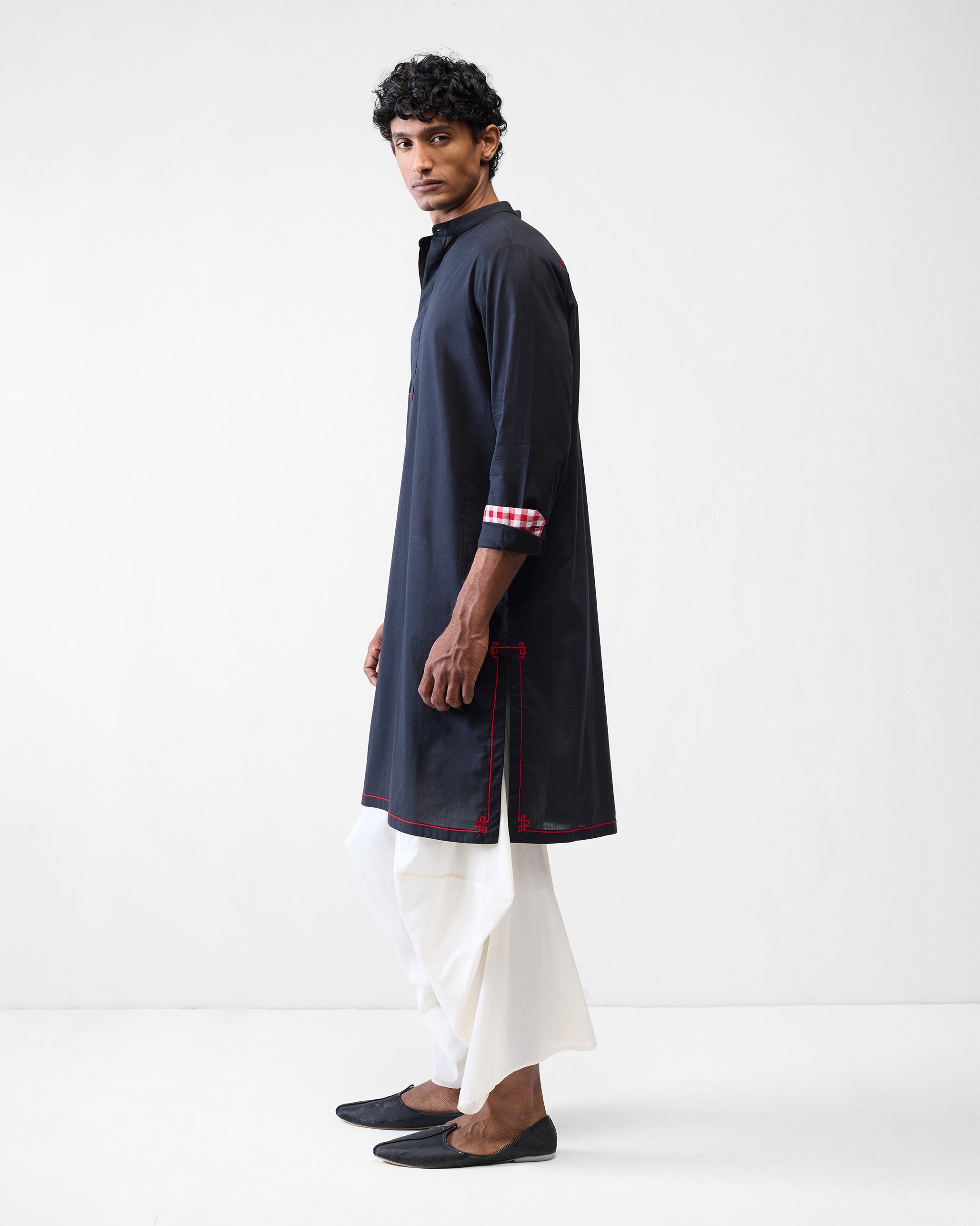 Arrham Kurta - Black Embroidered