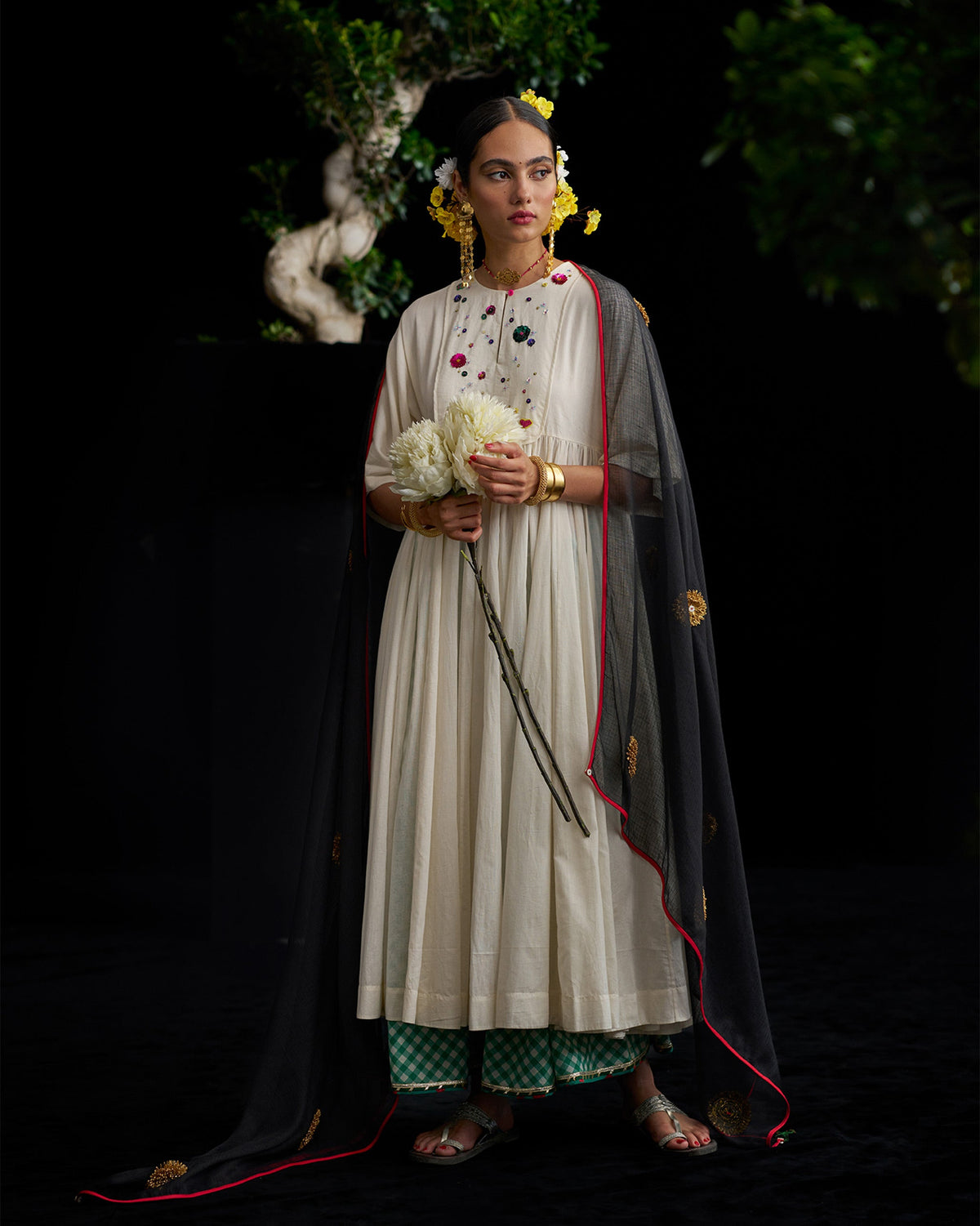 Raat Dupatta - Black & Gold Embroidered