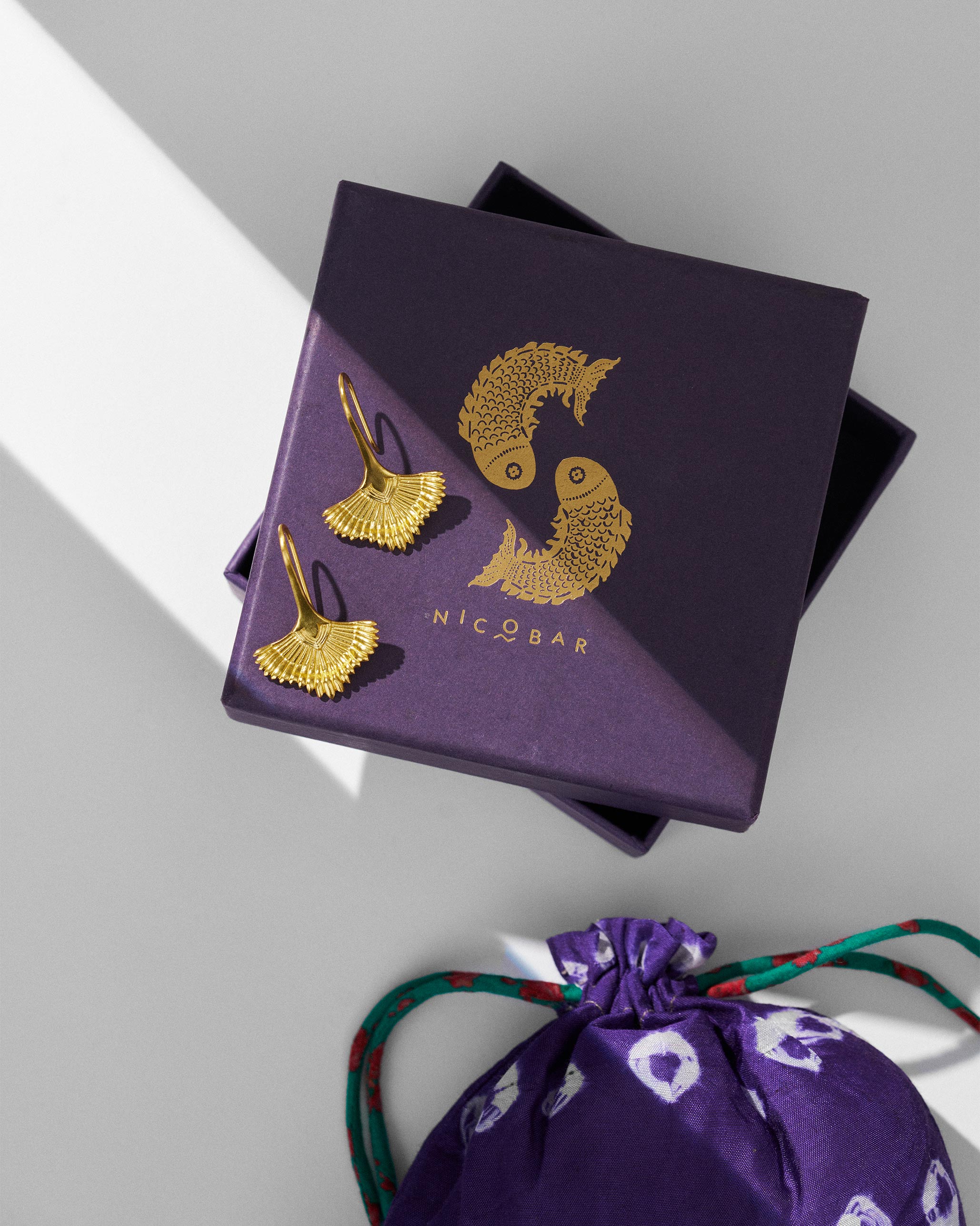 Festive Palm Danglers - Gold