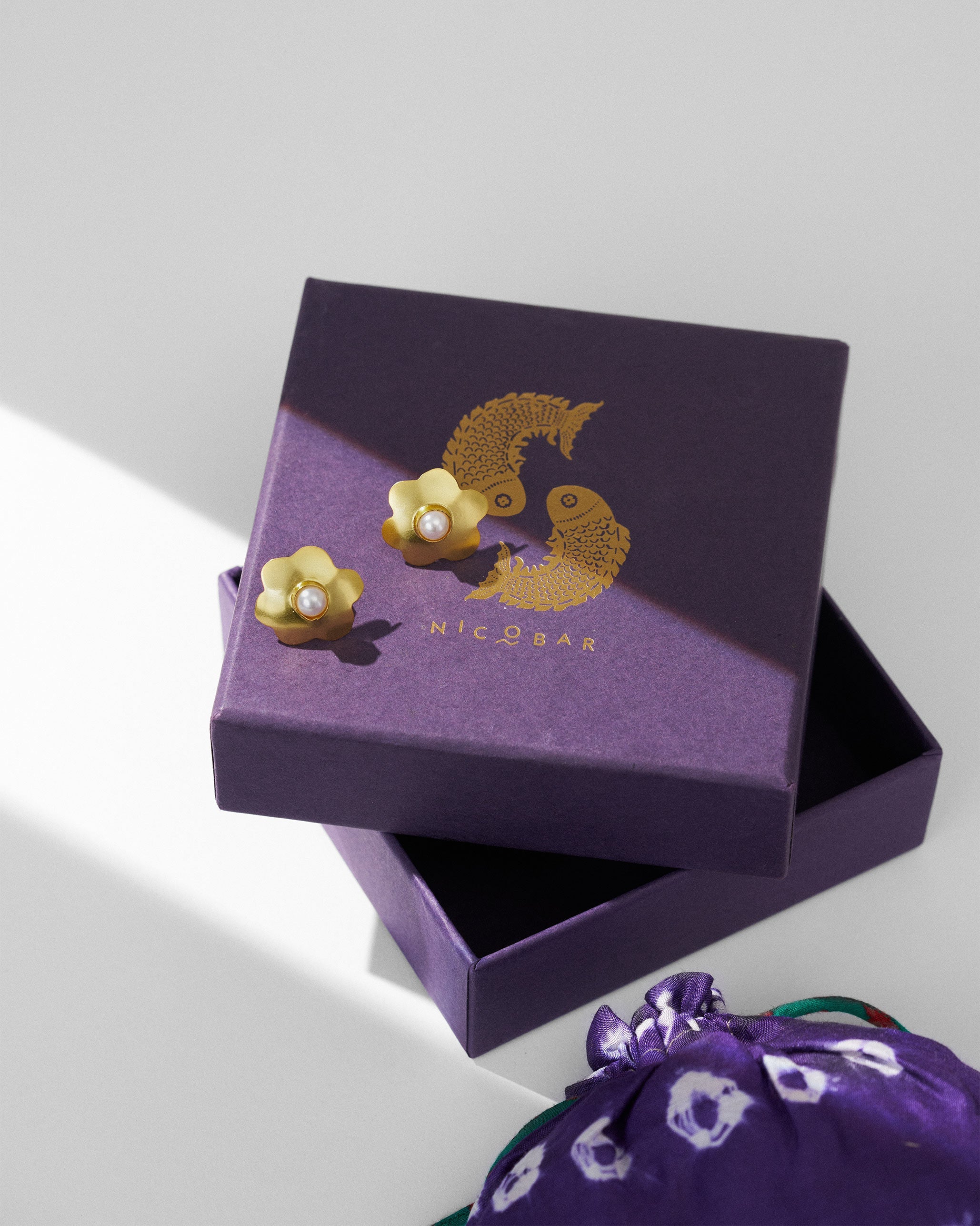 Micro Love Studs - Gold