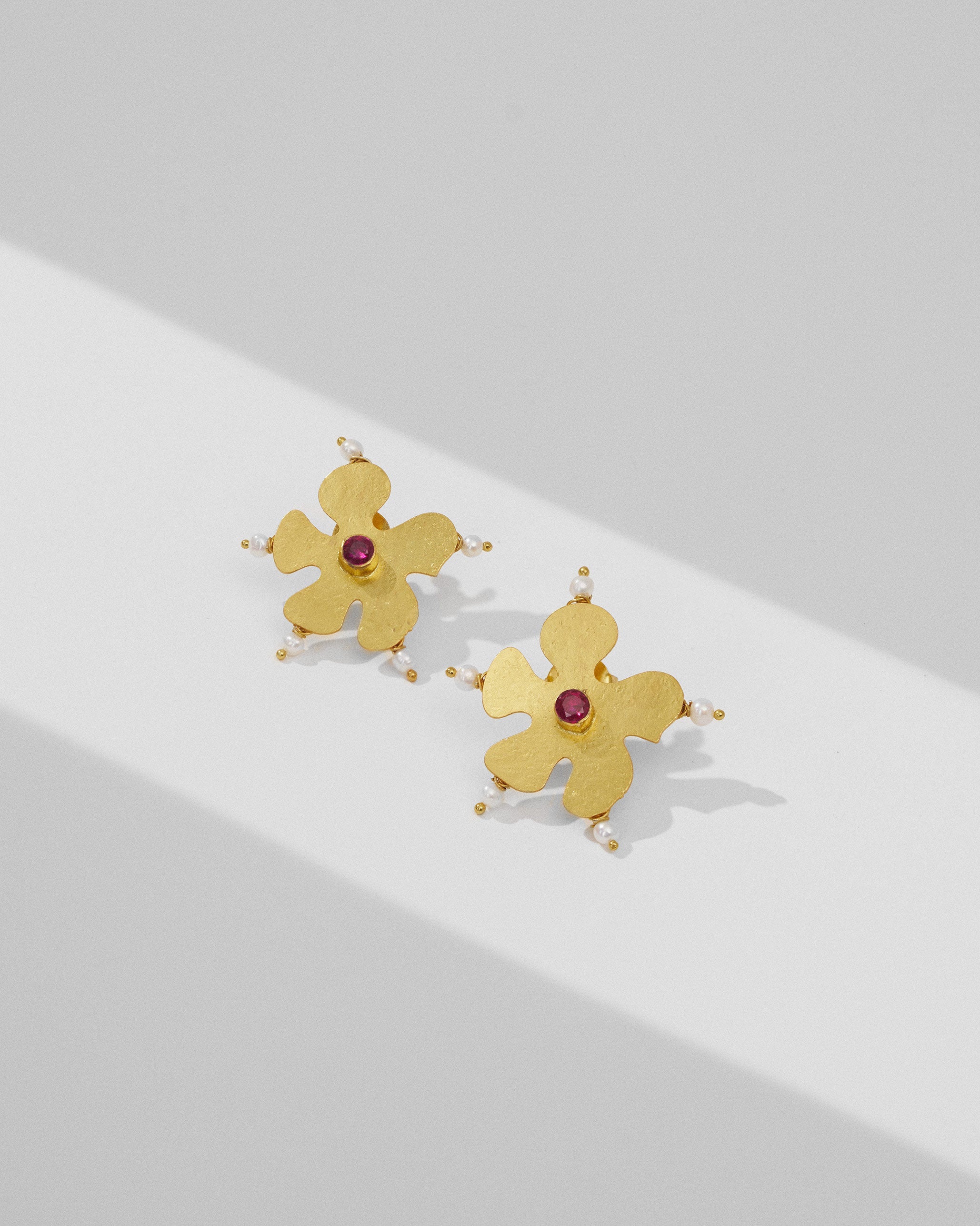 Wandering Phool Studs - Gold