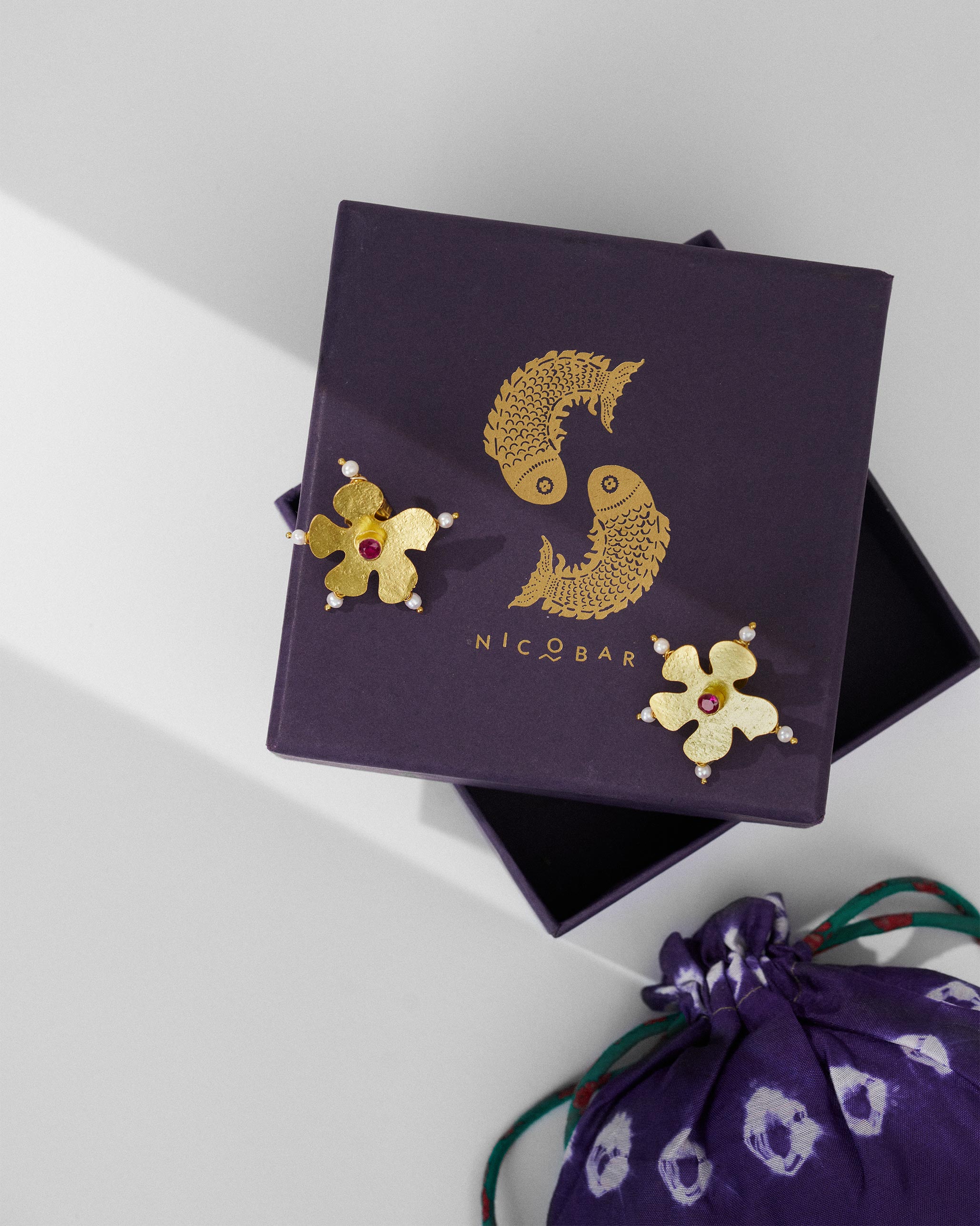 Wandering Phool Studs - Gold