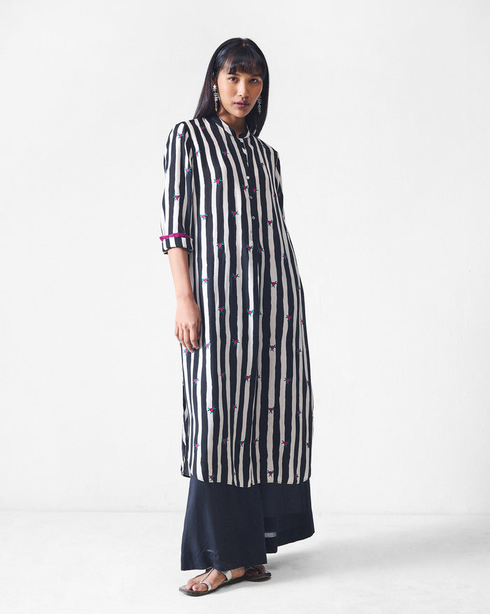 Basic Long Length Kurta - Black & Beige Printed