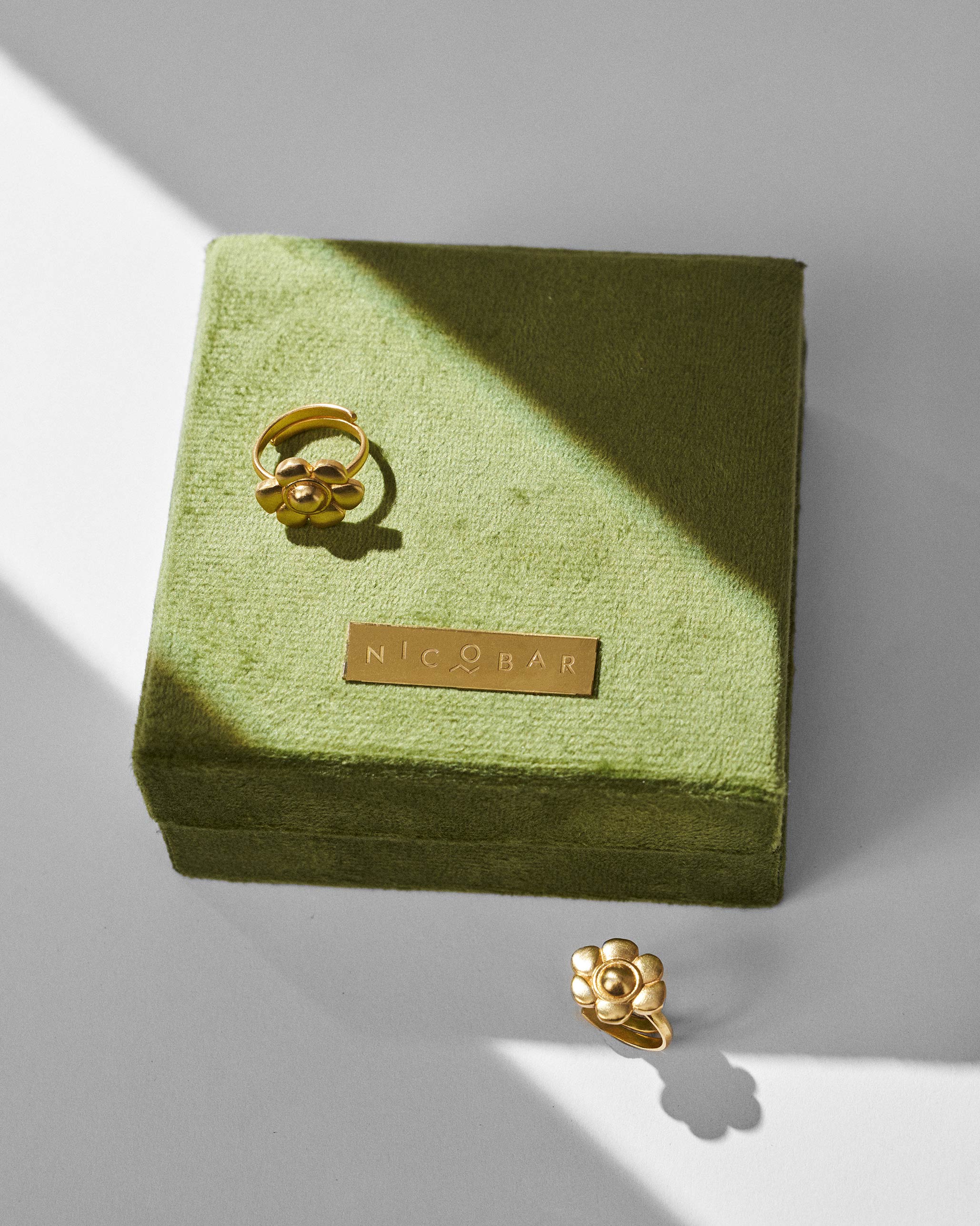 Daylily Toe Rings - Gold