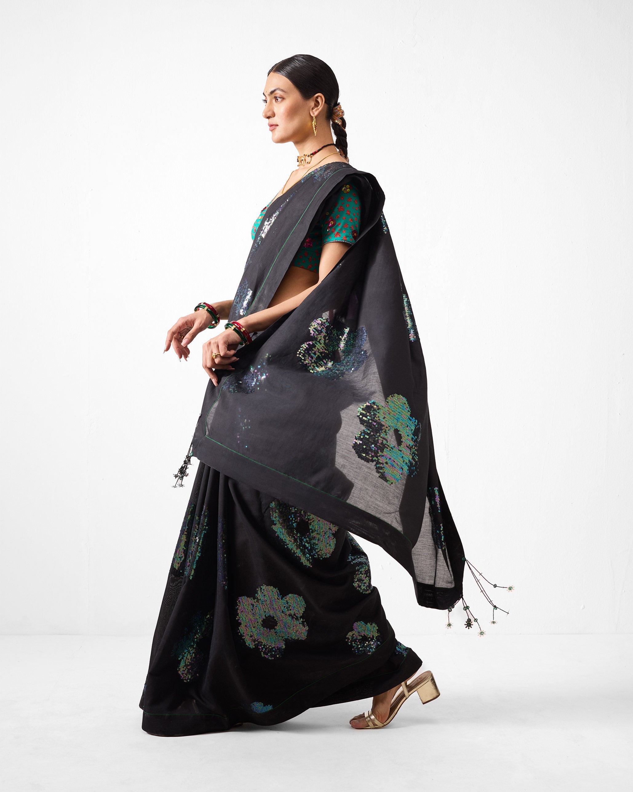 Urooj Sari - Black Embroidered