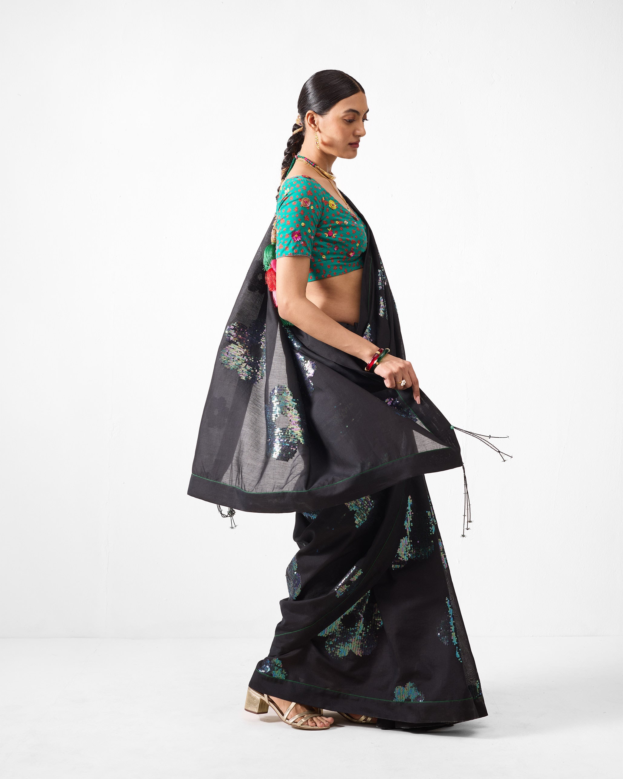 Urooj Sari - Black Embroidered