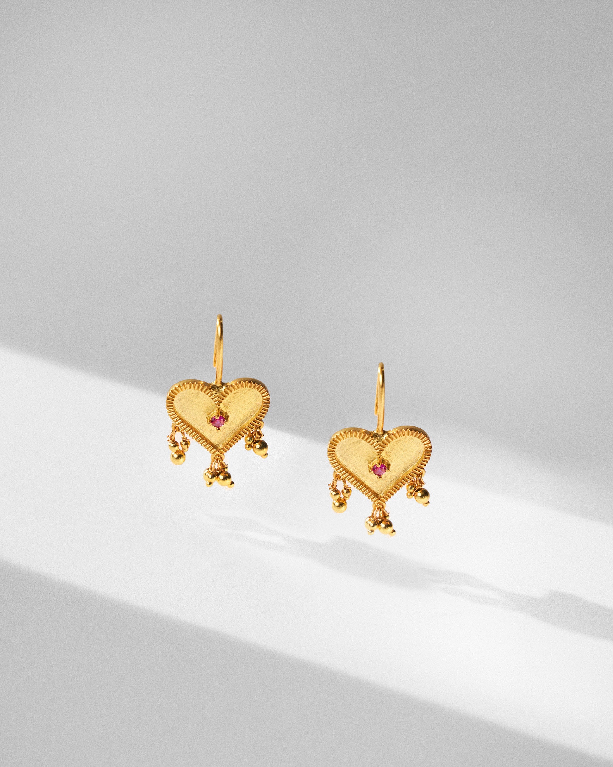 Little Heart Earrings - Gold