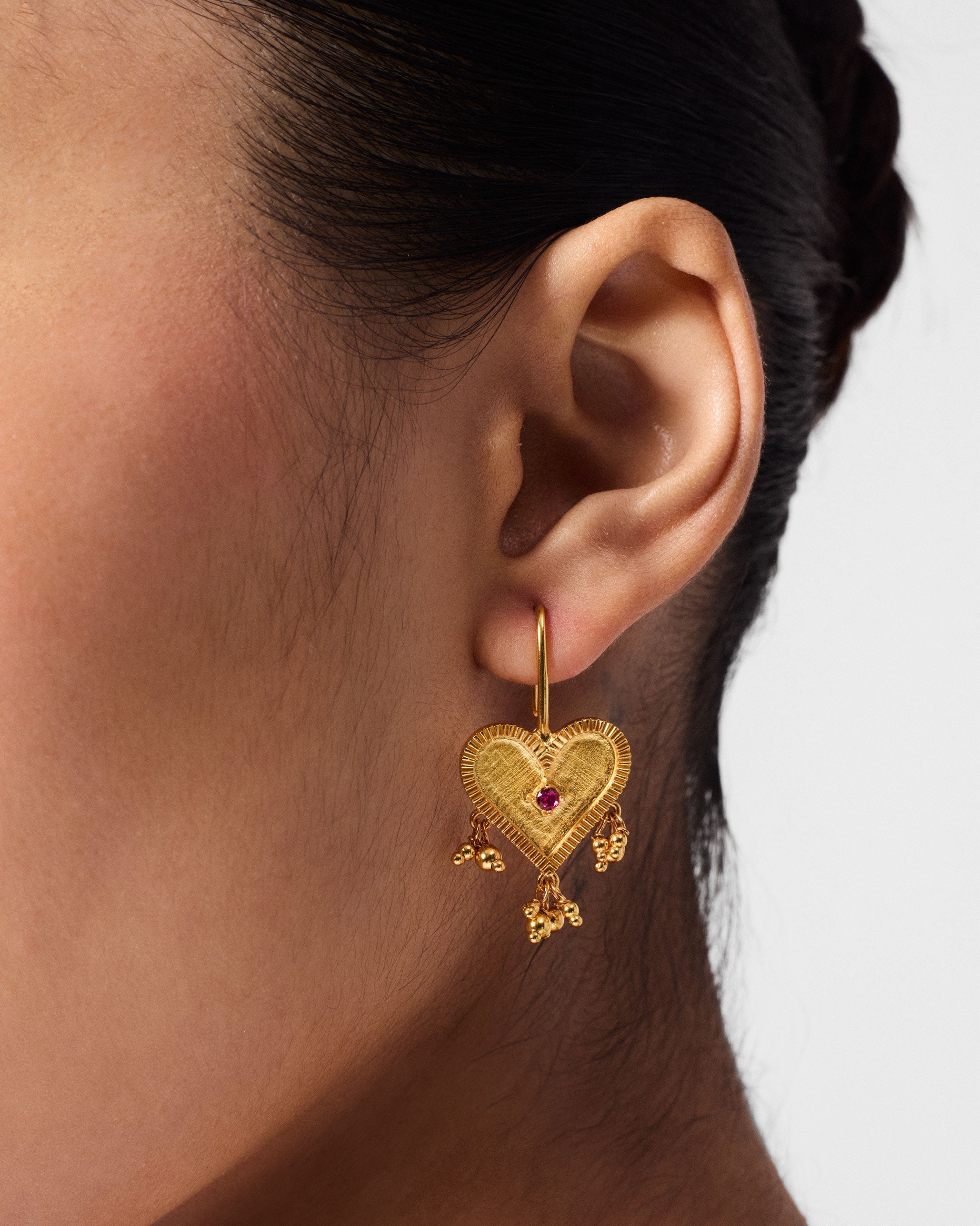 Little Heart Earrings - Gold