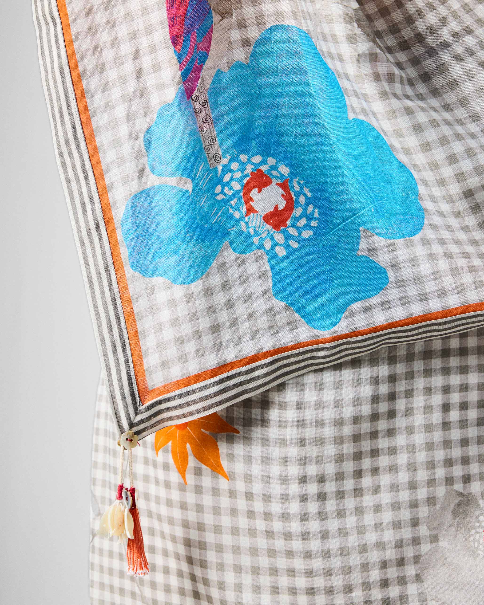 Lyla Sari - Grey & White Printed