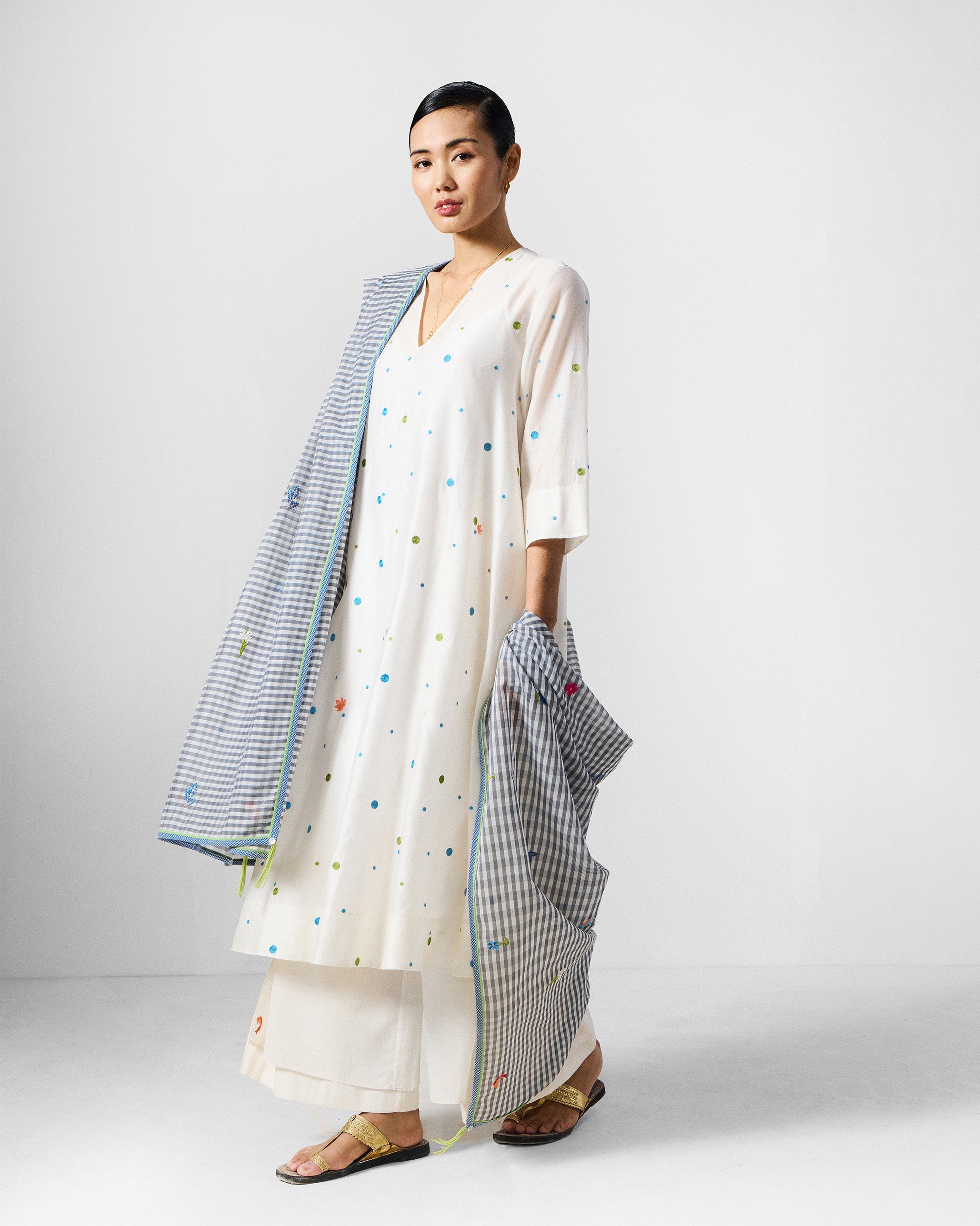 Nova Dupatta - Charcoal & Ivory Embroidered