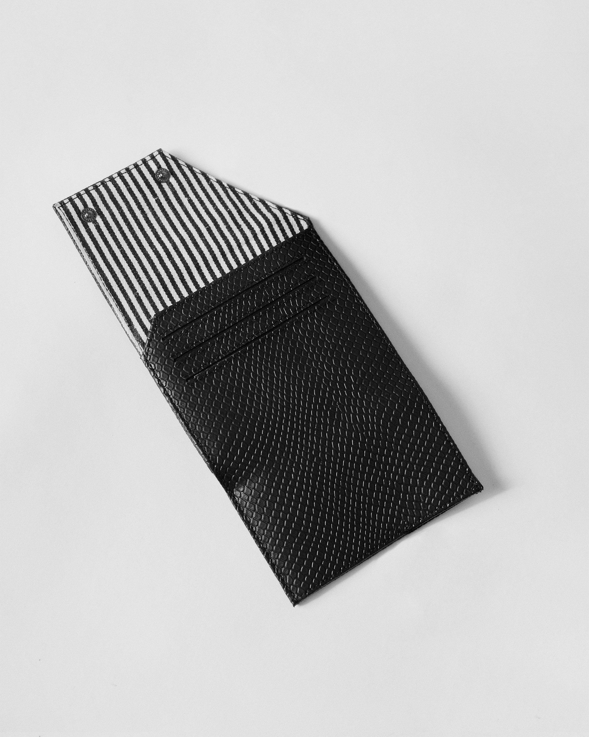 Classic Tri-Fold Wallet - Black