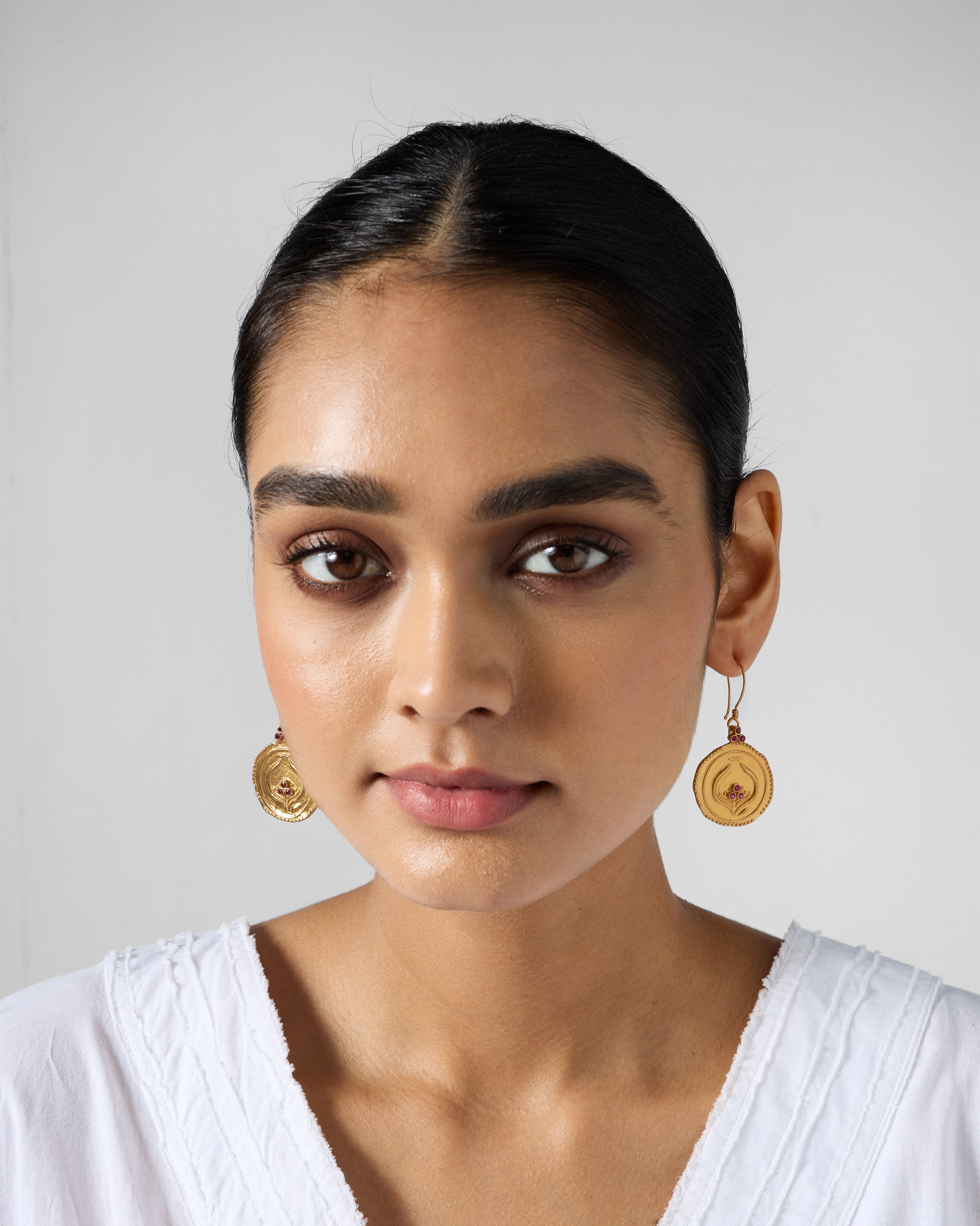 Anaar Dana Earrings - Gold