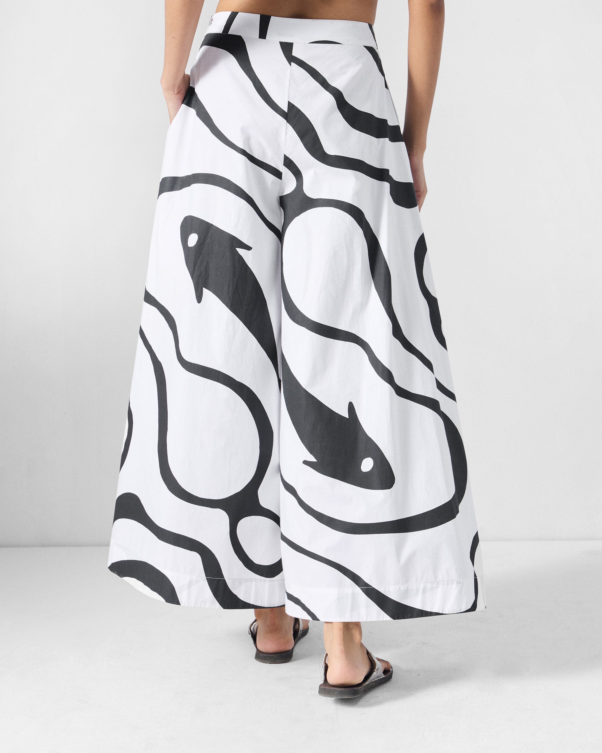 Ease Flared Pants - Black & White Printed