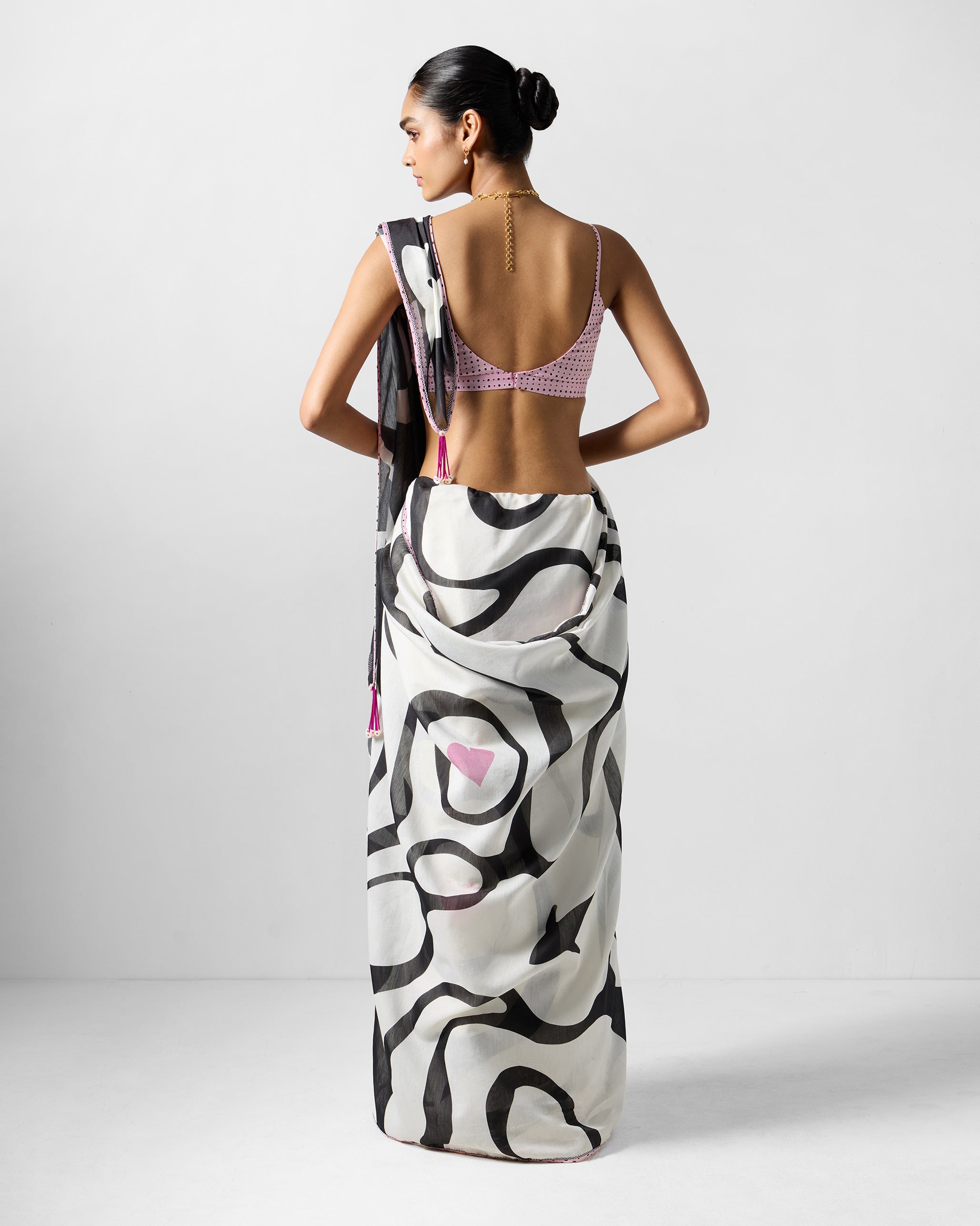 Ella Sari & Blouse- White & Black Printed
