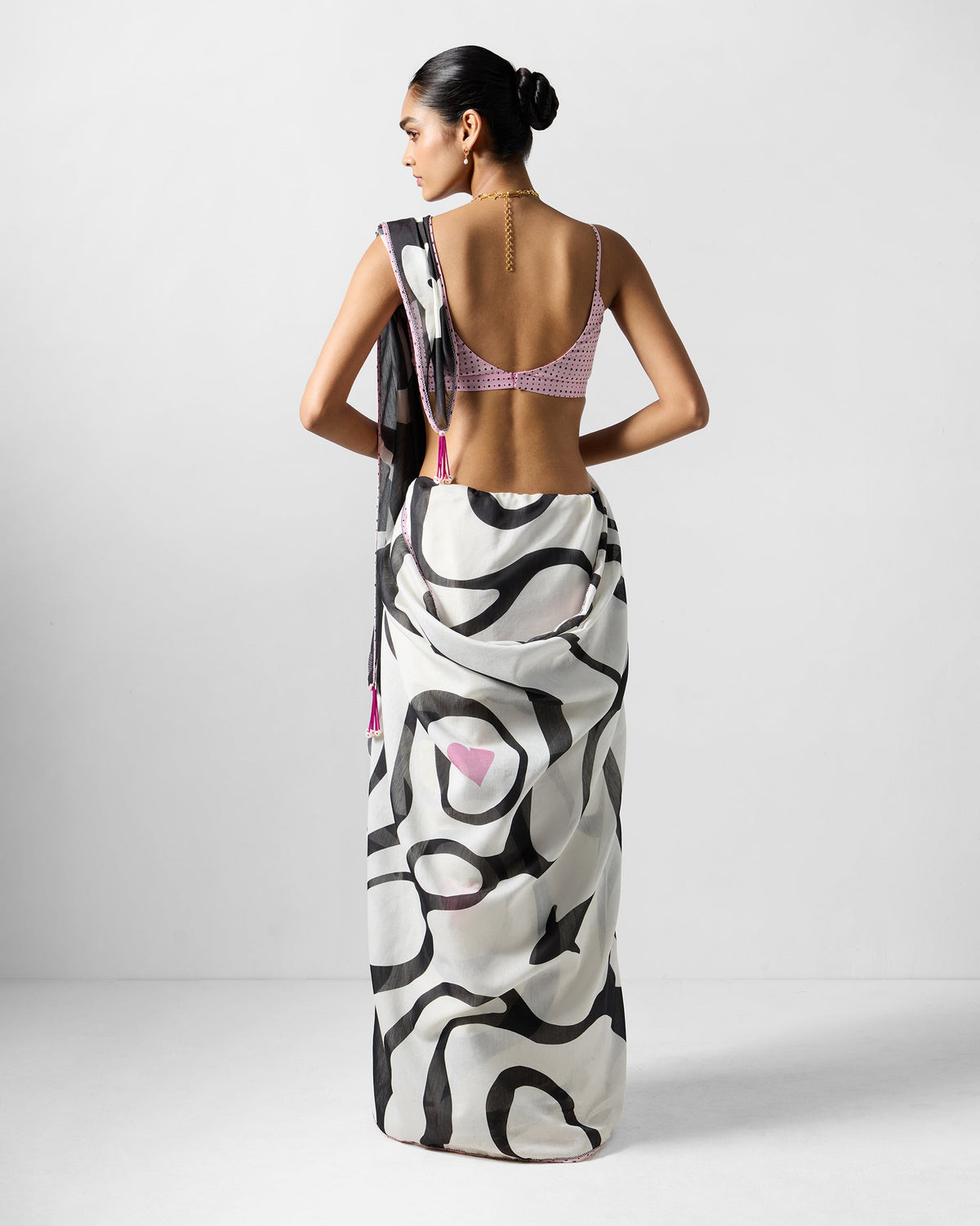 Ella Sari & Blouse- White & Black Printed