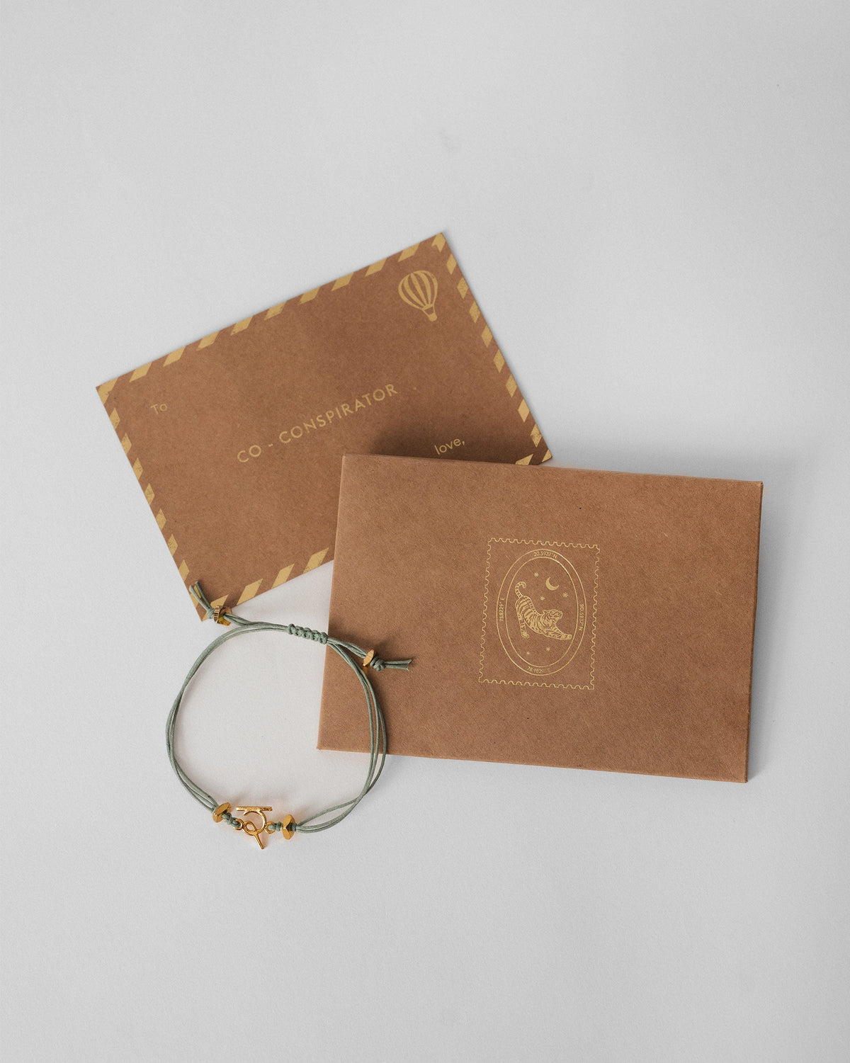 Alphabet R Rakhi Set