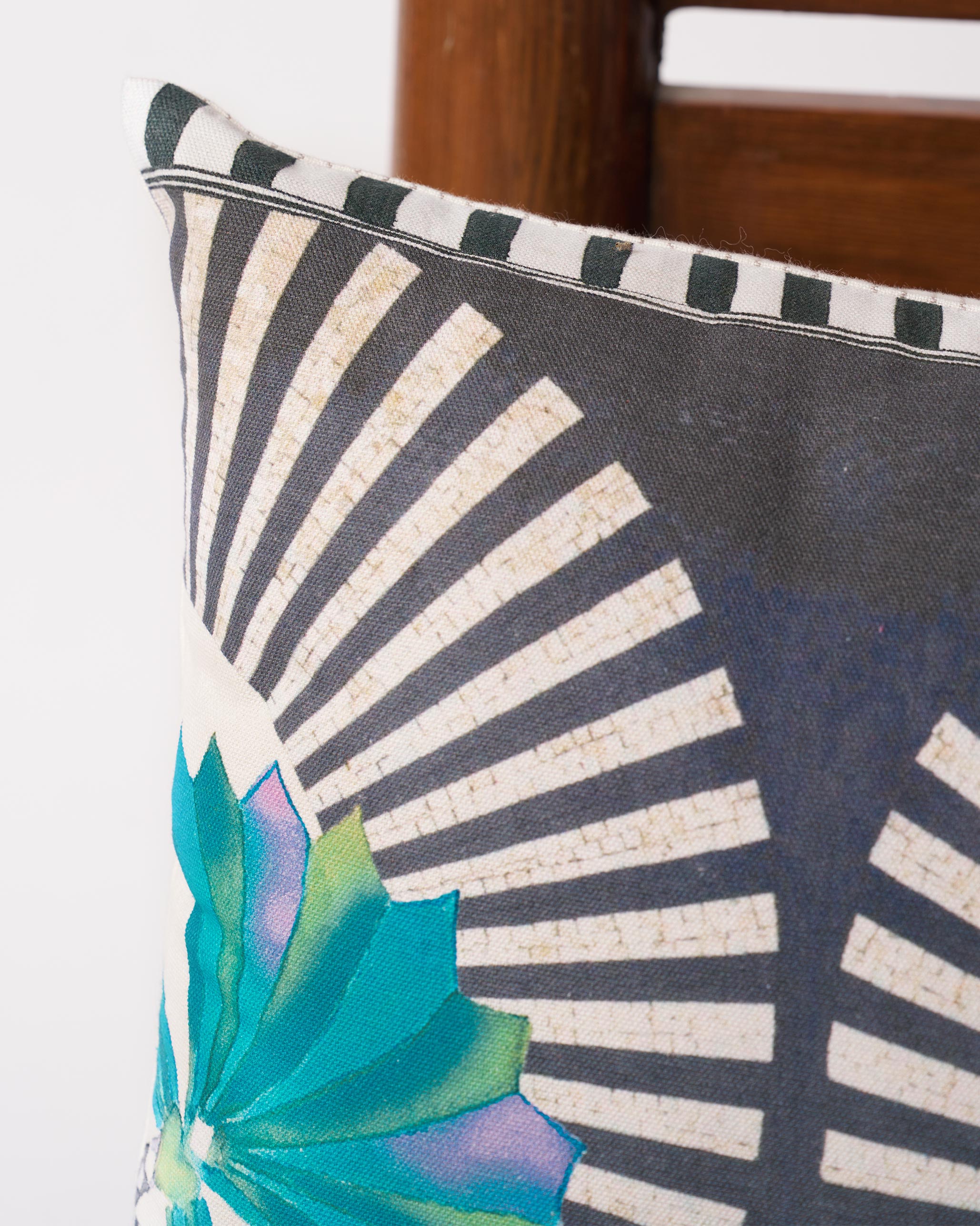 Swaying Palm Cushion Cover