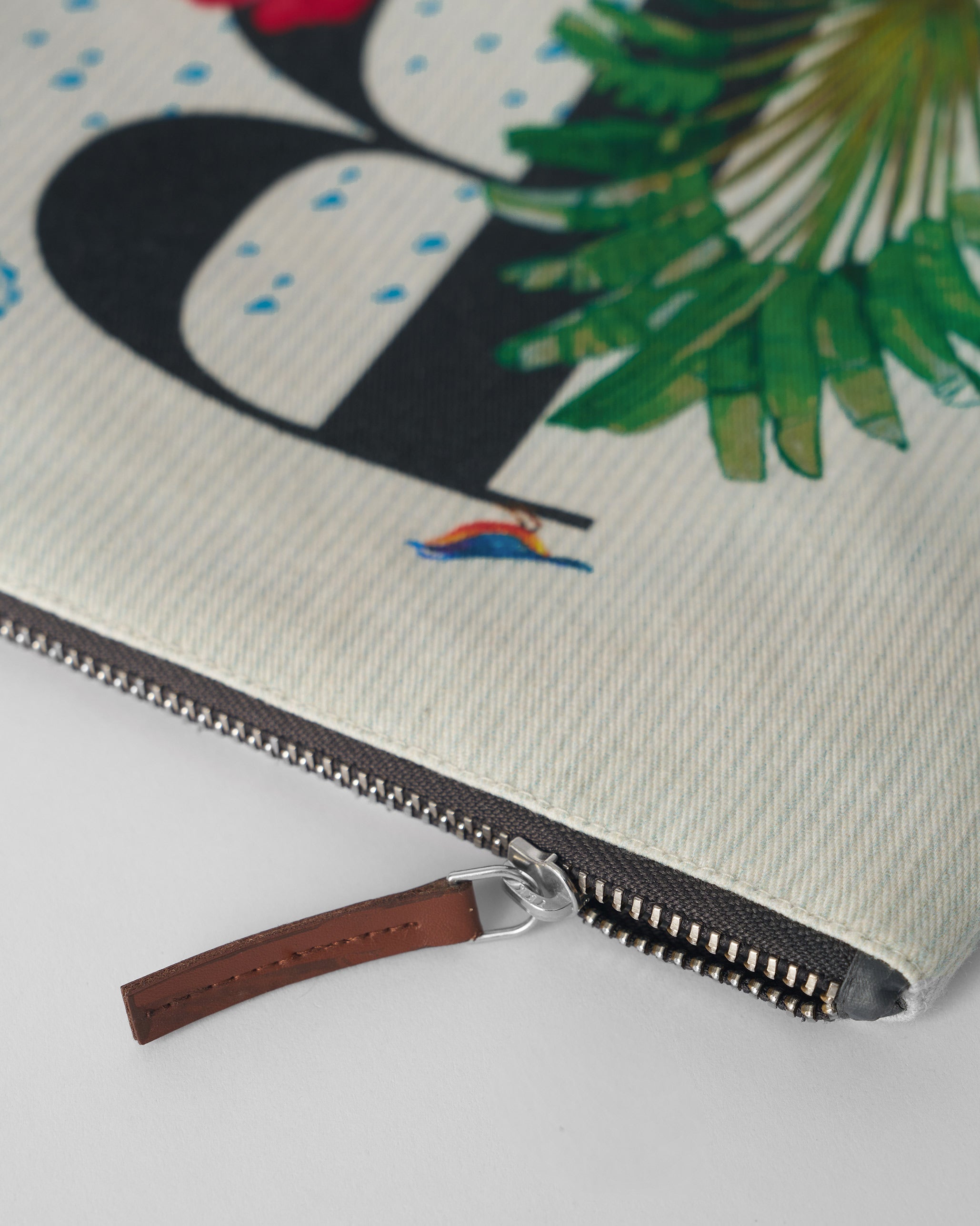 Rimjhim Pouch - Ivory