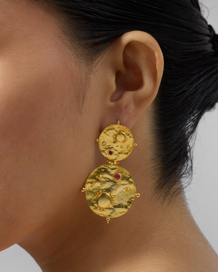 Rishi Earrings - Gold