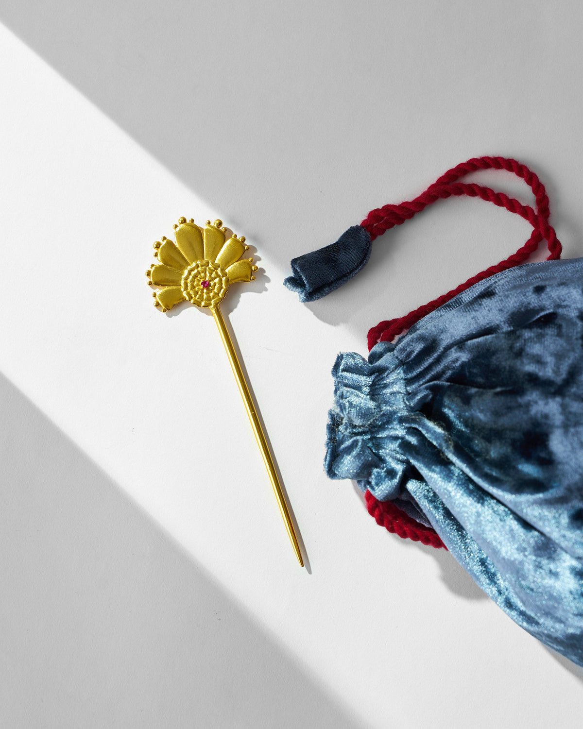 Mari-Palm Hairpin - Gold