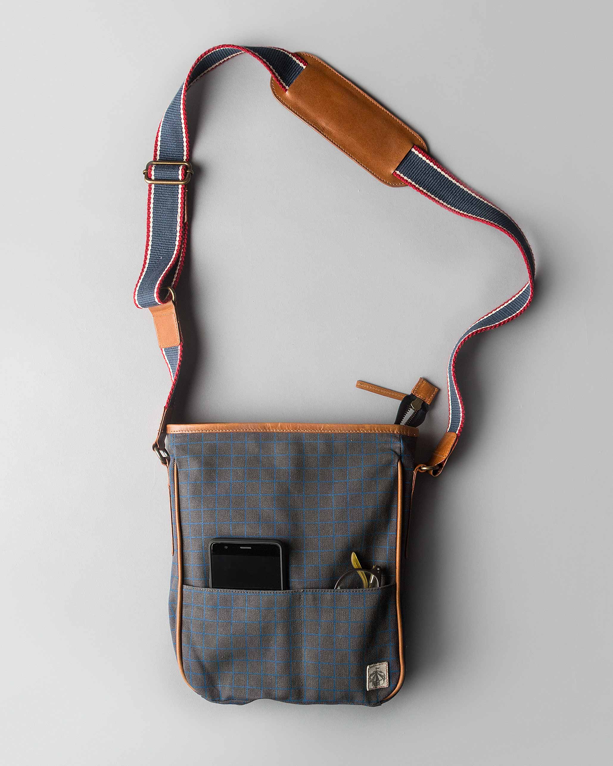 The Perfect Travel Messenger - Charcoal