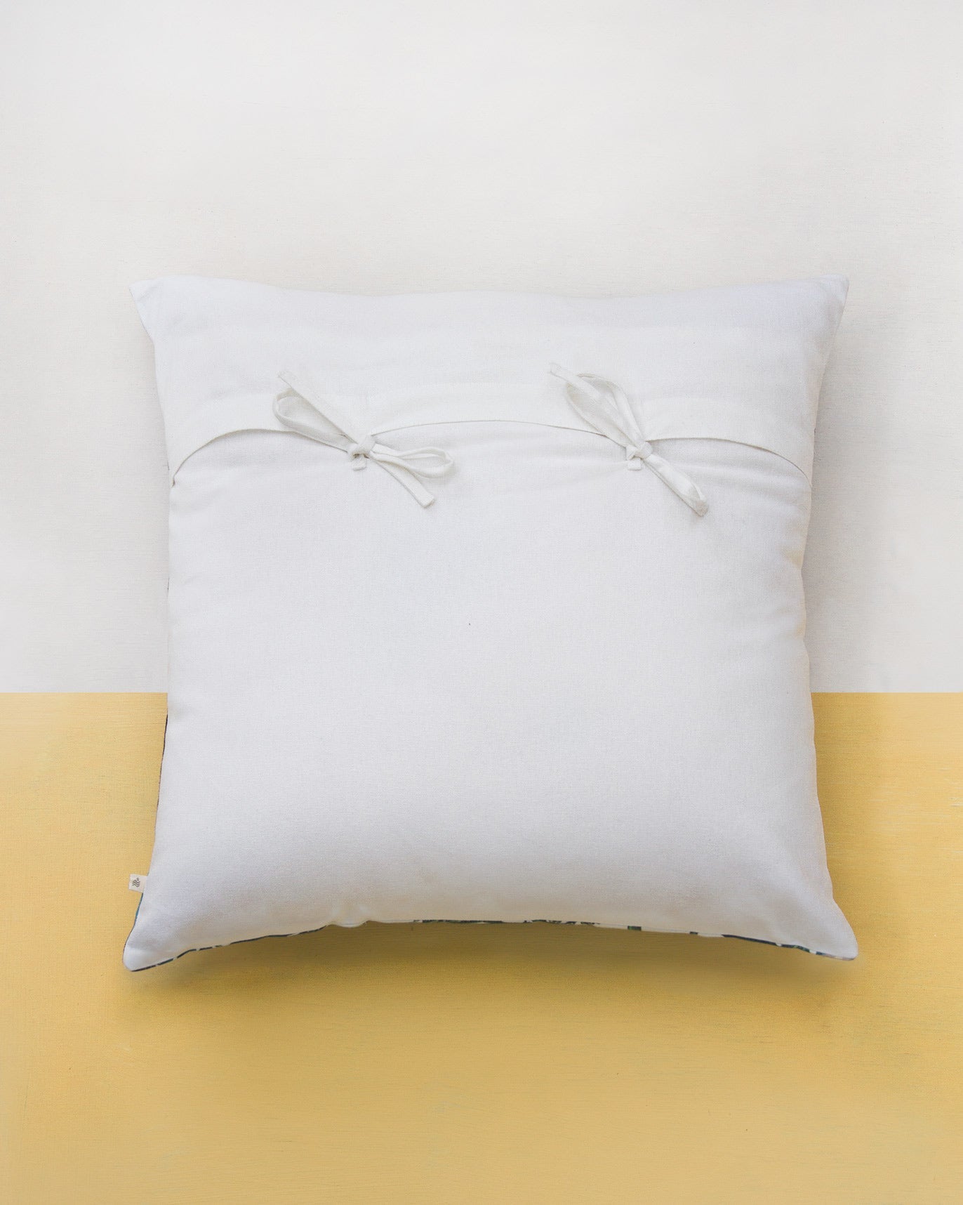Viyan Cushion Cover - White