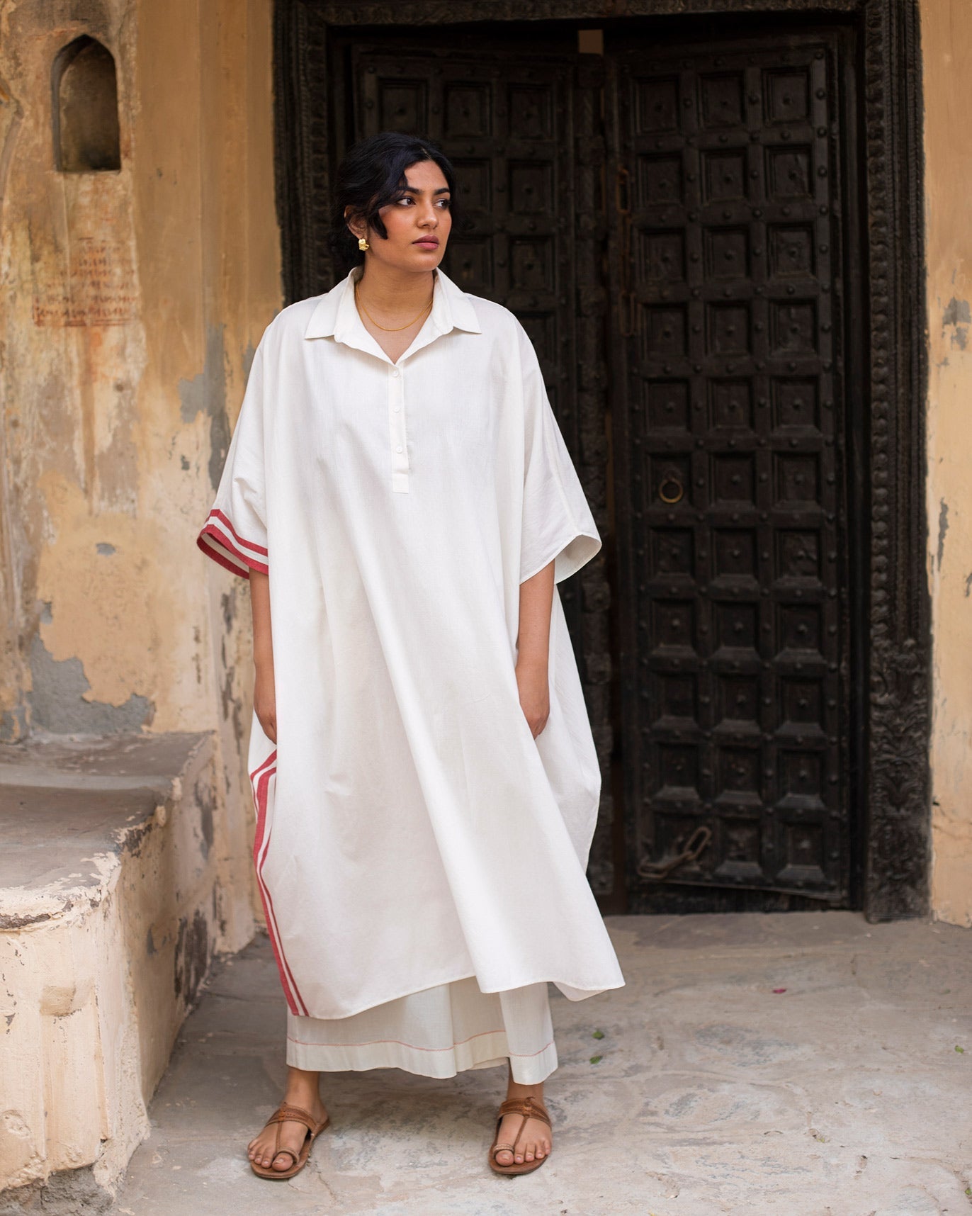 Collared Kaftan - Ivory & Red