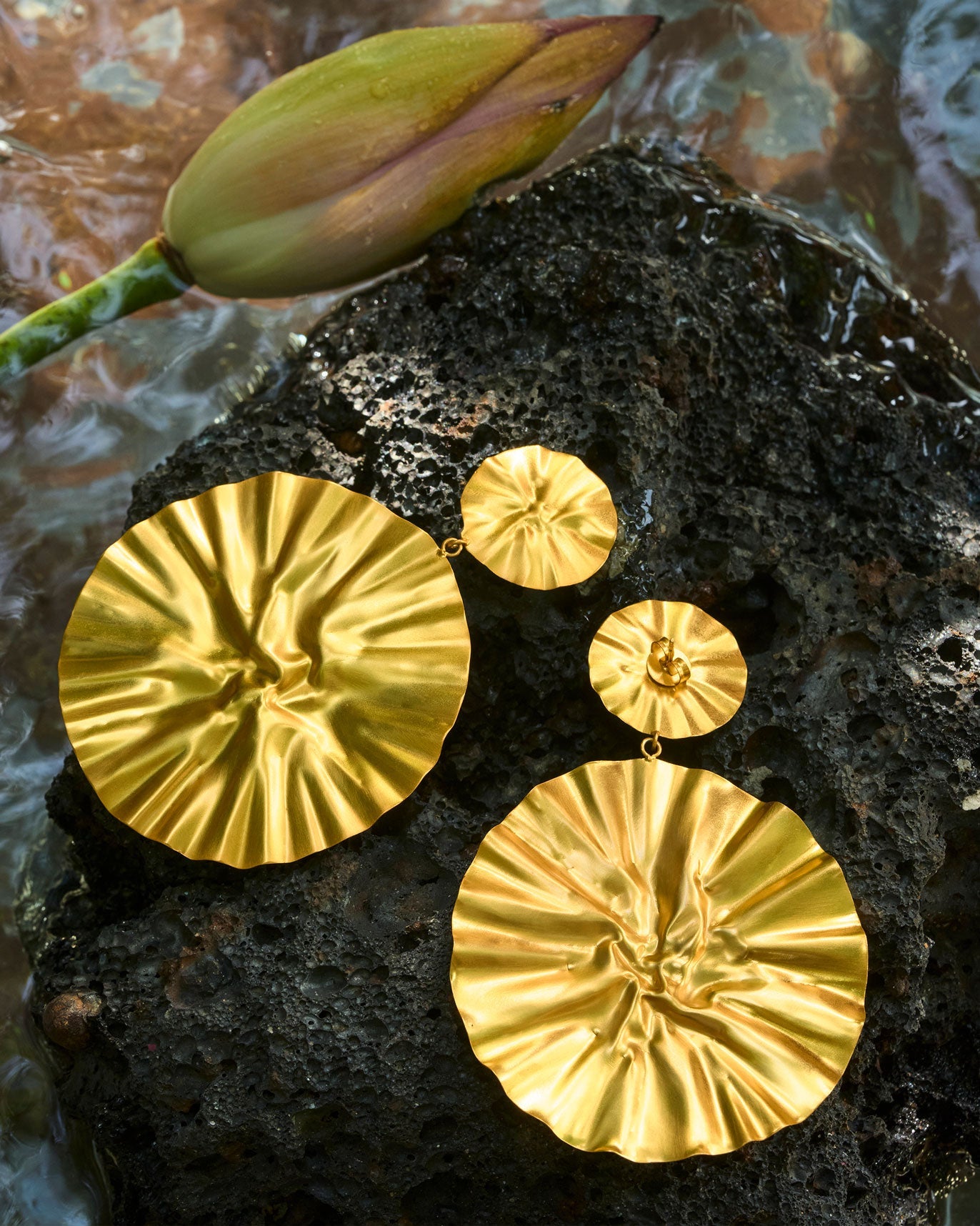 Lotus Leaf Earring - Gold